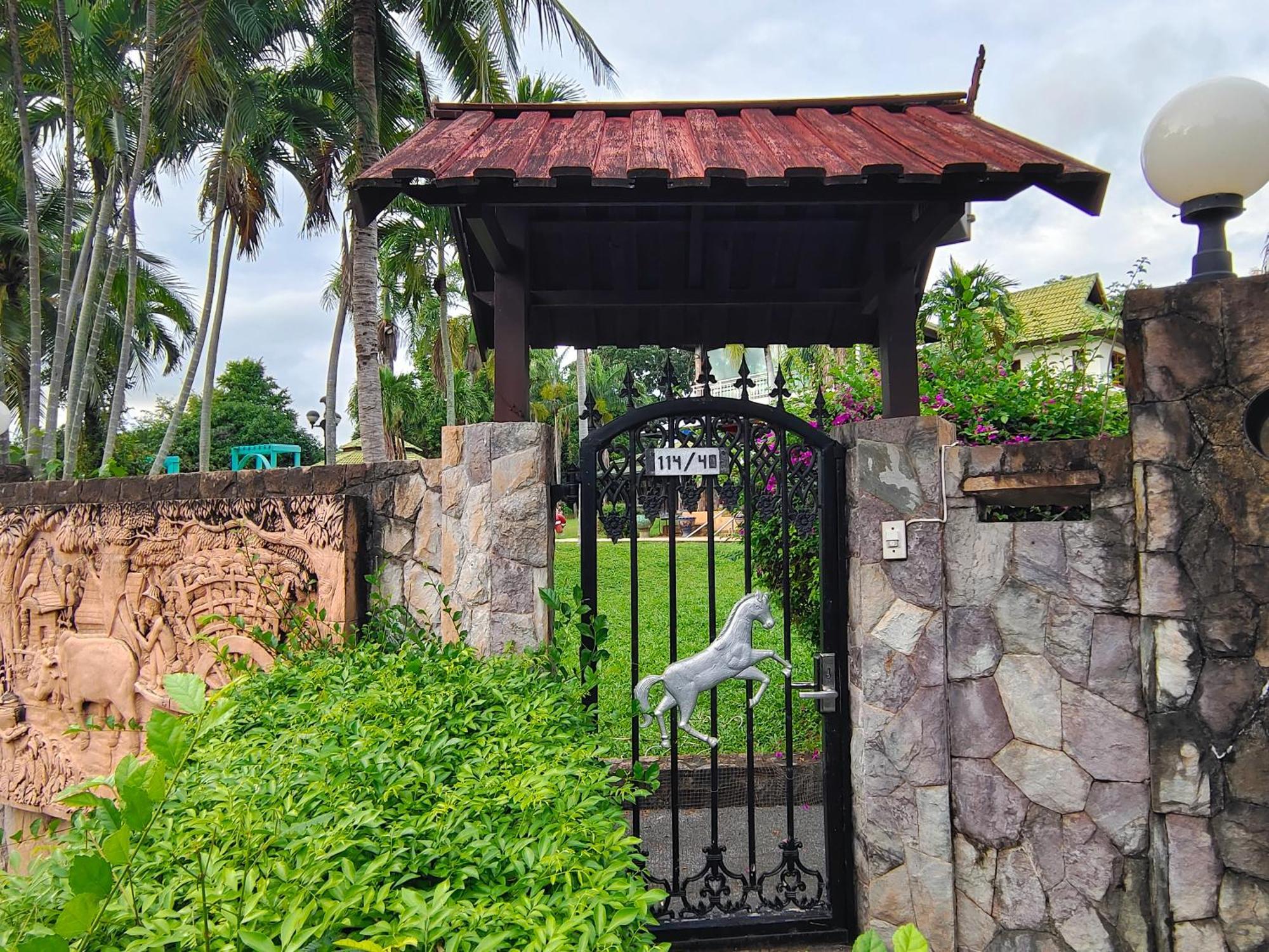 Phoenix Golf 10 Badroom Pool Villa Ban Huai Yai Exterior foto